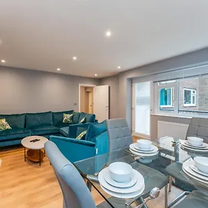 Stylish 2 Bedroom In Bournemouth, 500m From Bournemouth